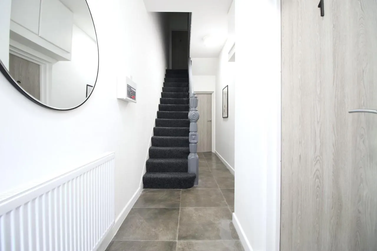 Ty Suites 7 - New Aparthotel In Cardiff